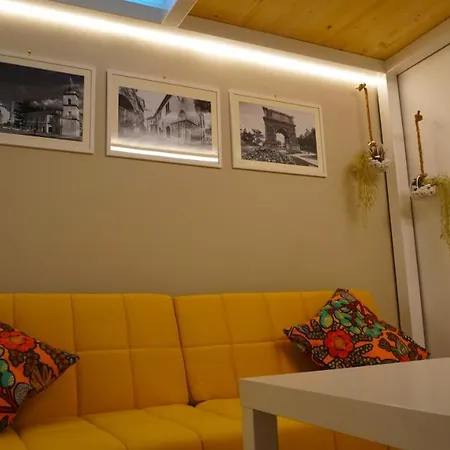 公寓 Trescene Locazione Breve Turistica *